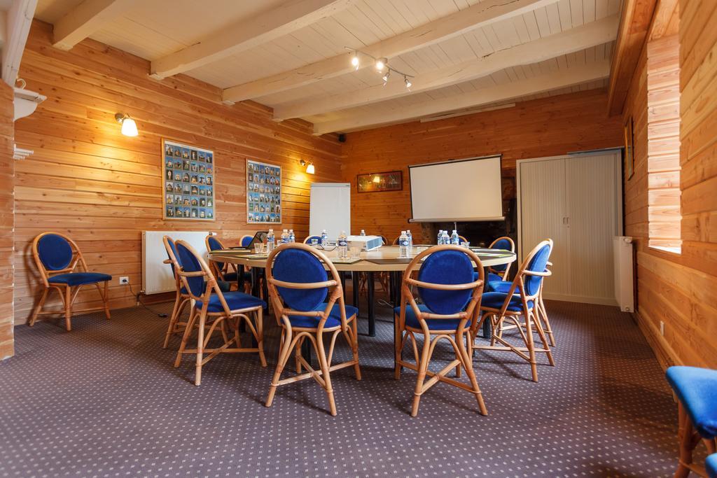 Du Cheval Blanc Hotel Baud