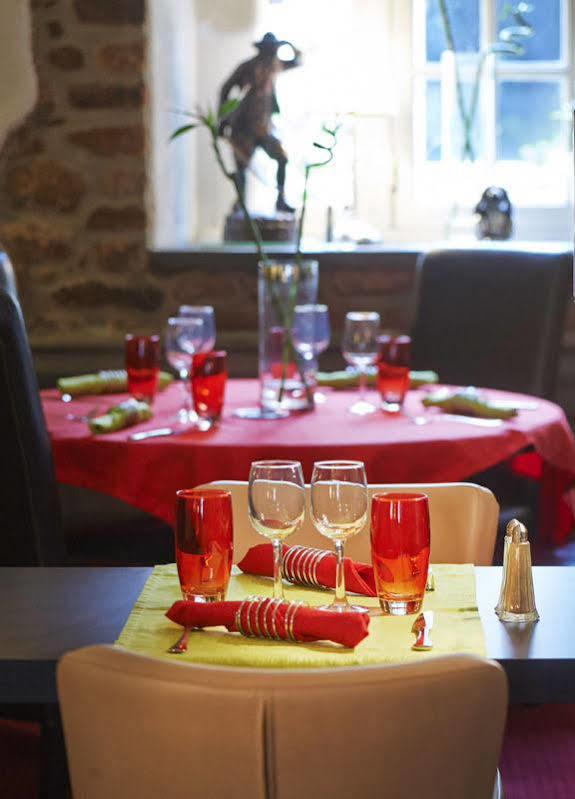Du Cheval Blanc Hotel Baud